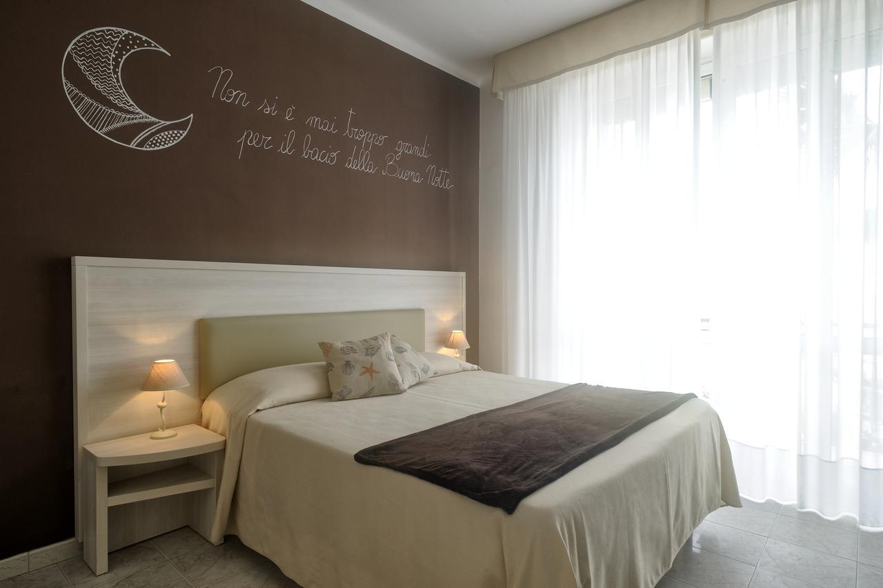 Hotel Bel Sit Alassio Exteriör bild