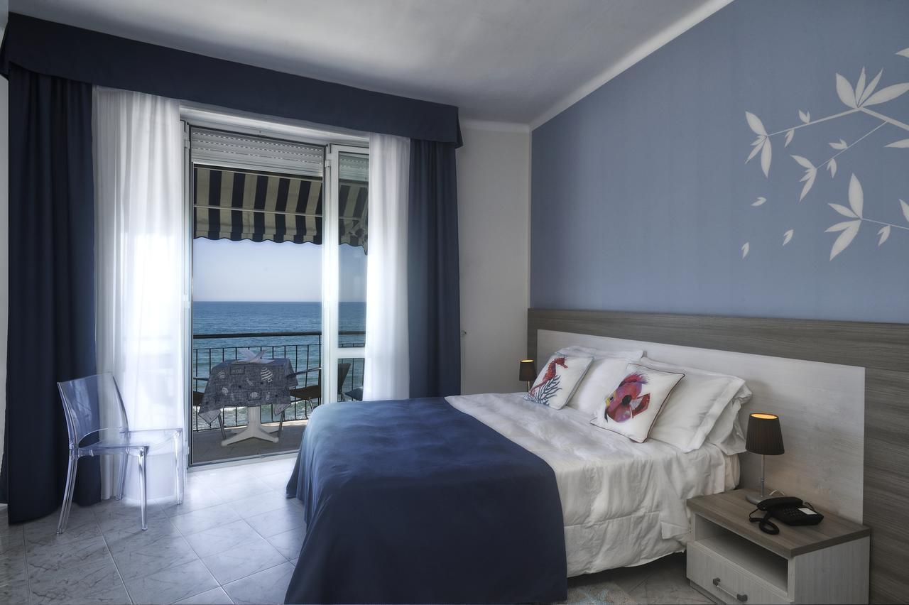 Hotel Bel Sit Alassio Exteriör bild